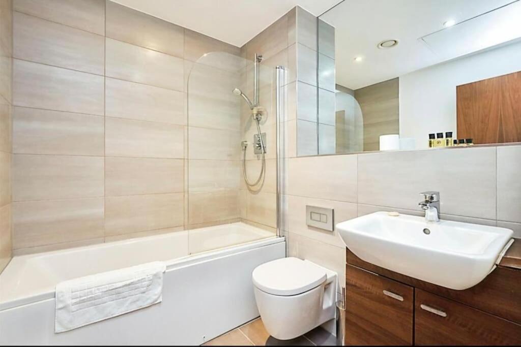 Modern 2-bedroom Kingsize Centre Appartamento *